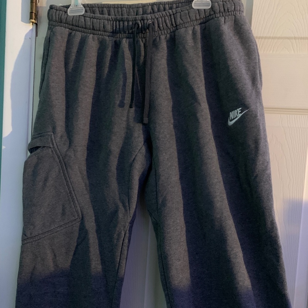 gray nike men’s sweatpants
